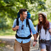 Vlexx freizeittipps wandern outdoor idylle aktiv hiking aussicht paar couple ausflug