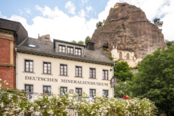 Vlexx ausflugstipp idar oberstein deutsches mineralienmuseum edelsteinland edelsteine freizeit felsenkirche kultur